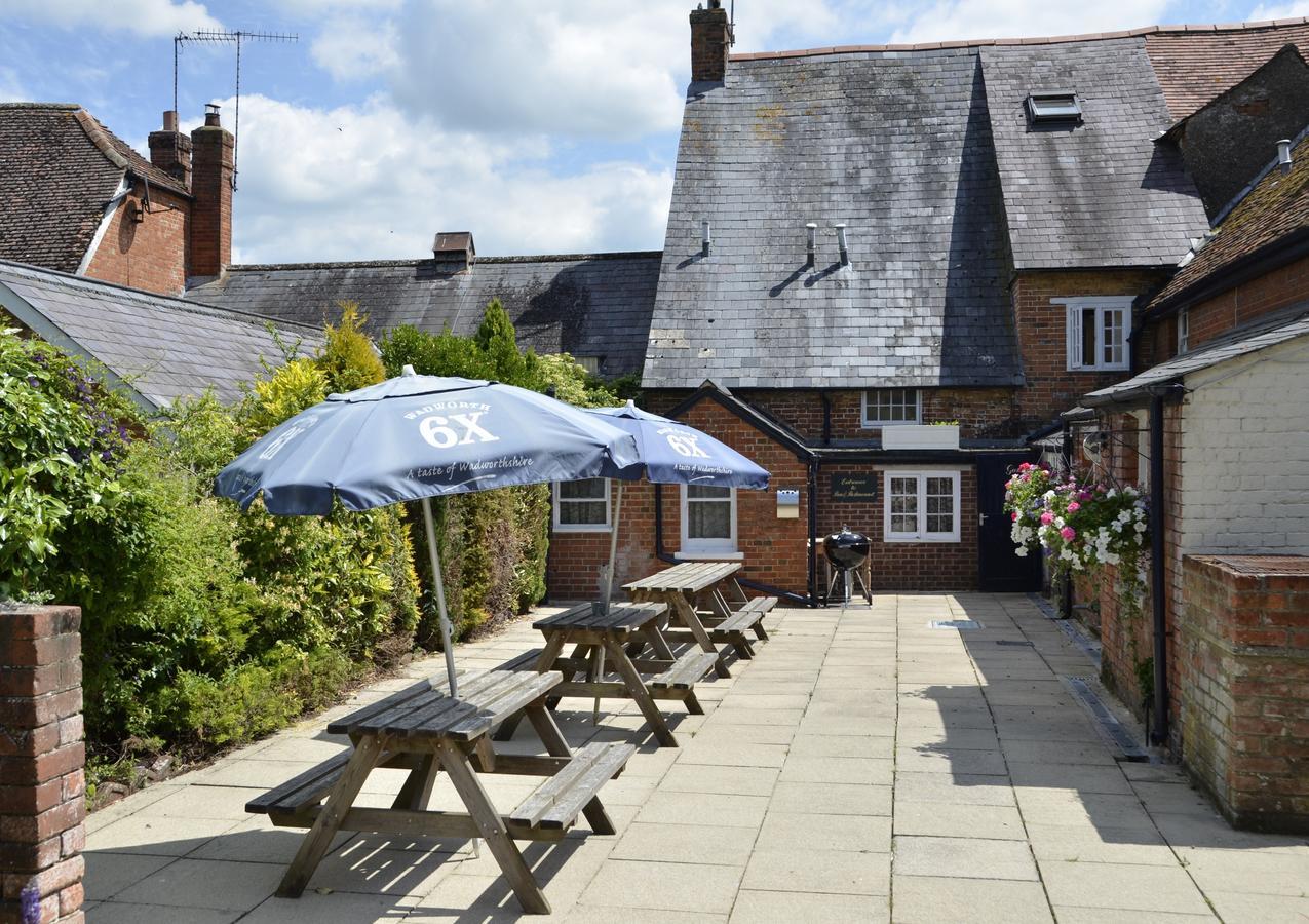 The Antelope At Upavon Hotel Exterior foto
