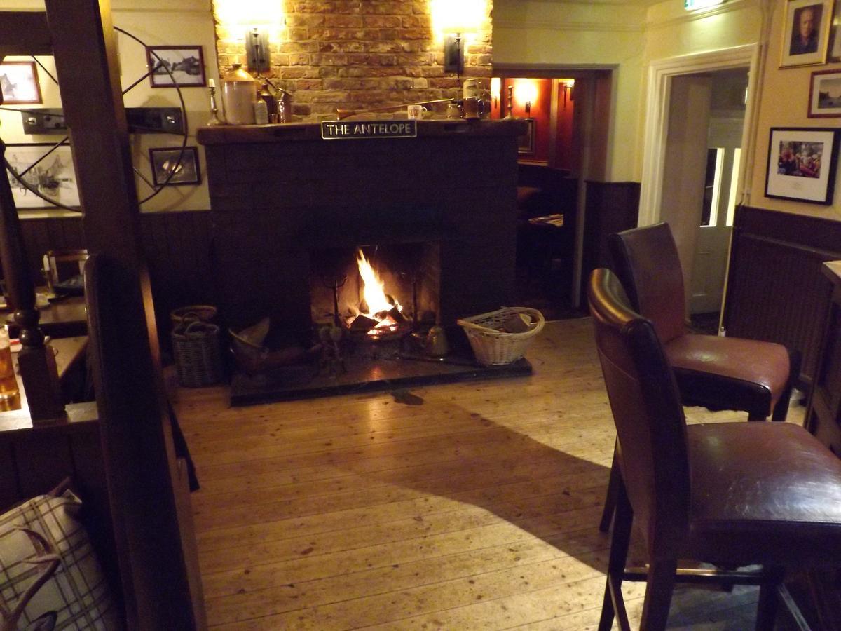 The Antelope At Upavon Hotel Exterior foto
